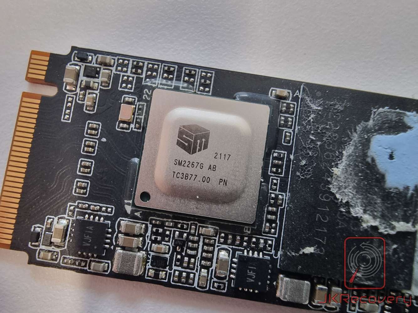 Płyta PCB ADATA Legend 800 przed diagnostyką